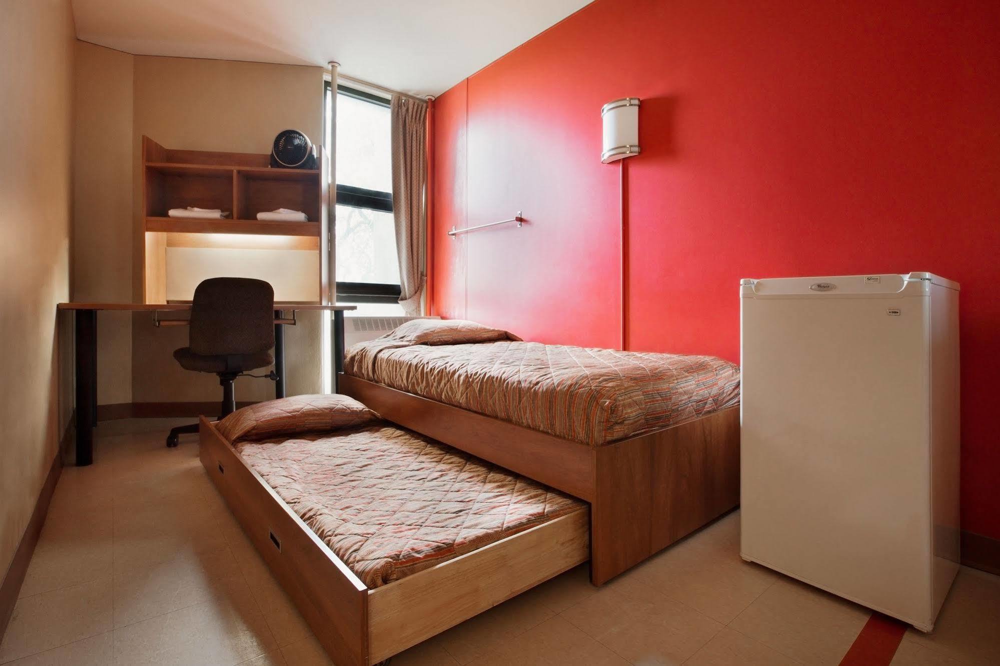 Zum Auberge D'Ete - Universite De Μόντρεαλ Εξωτερικό φωτογραφία